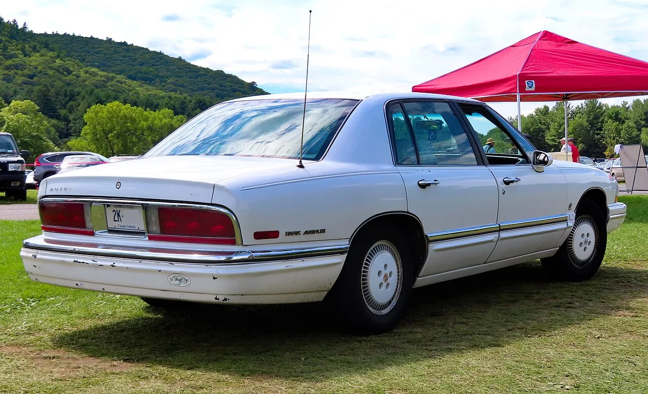 Buick Park Avenue, rear