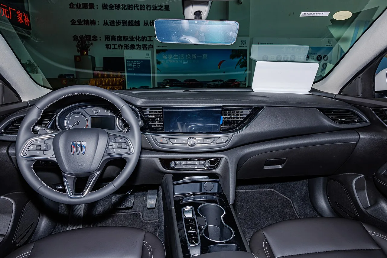 Buick Regal, interior