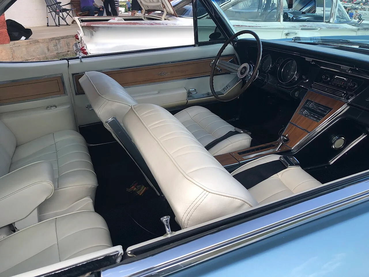 Buick Riviera Gran Sport, interior