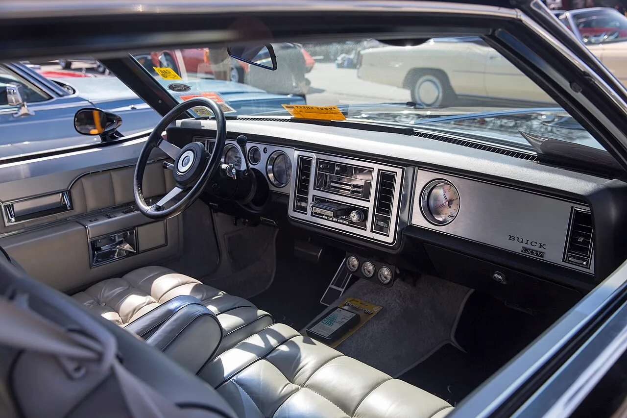 Buick Riviera, interior