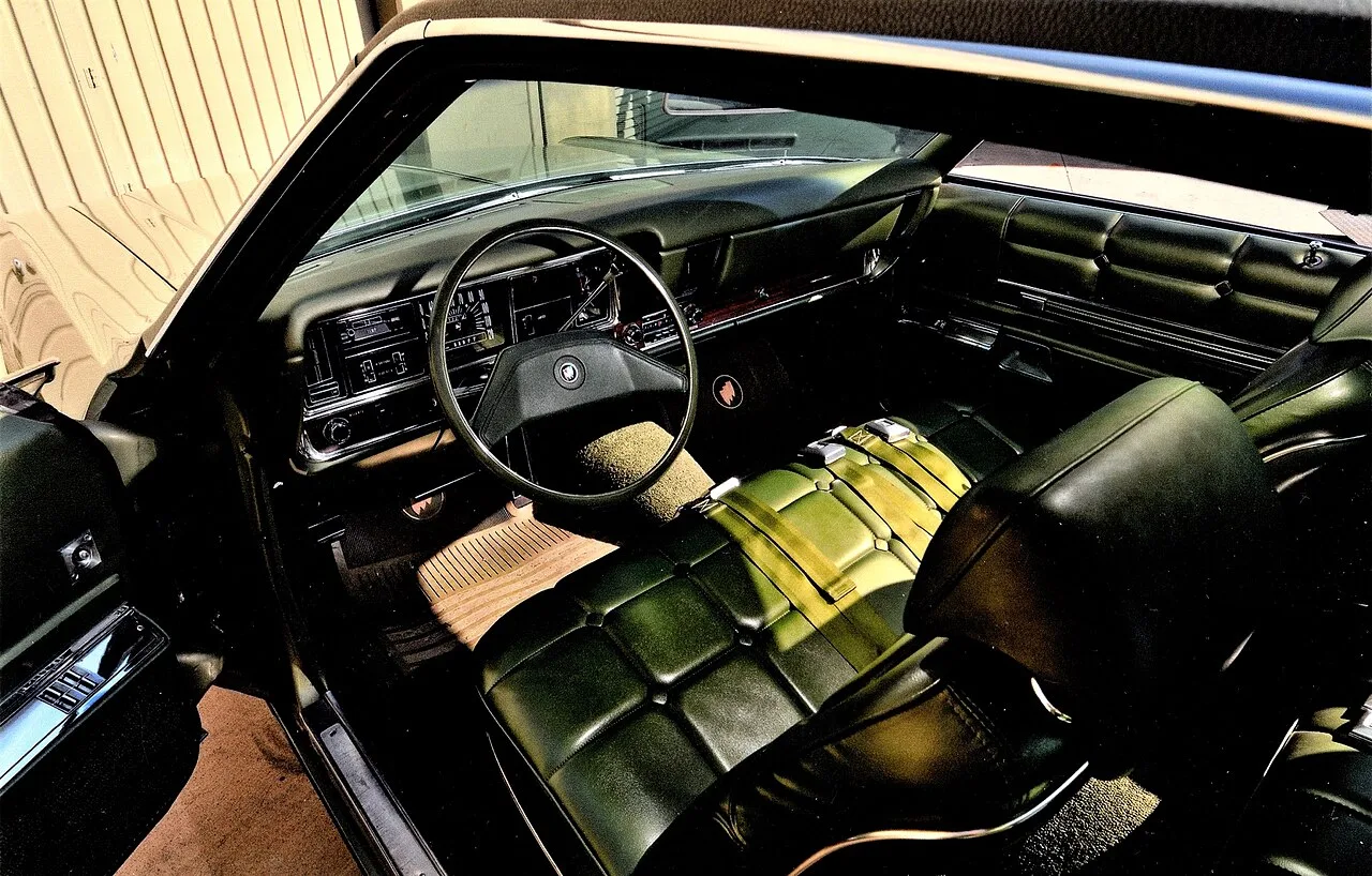 Buick Riviera, interior