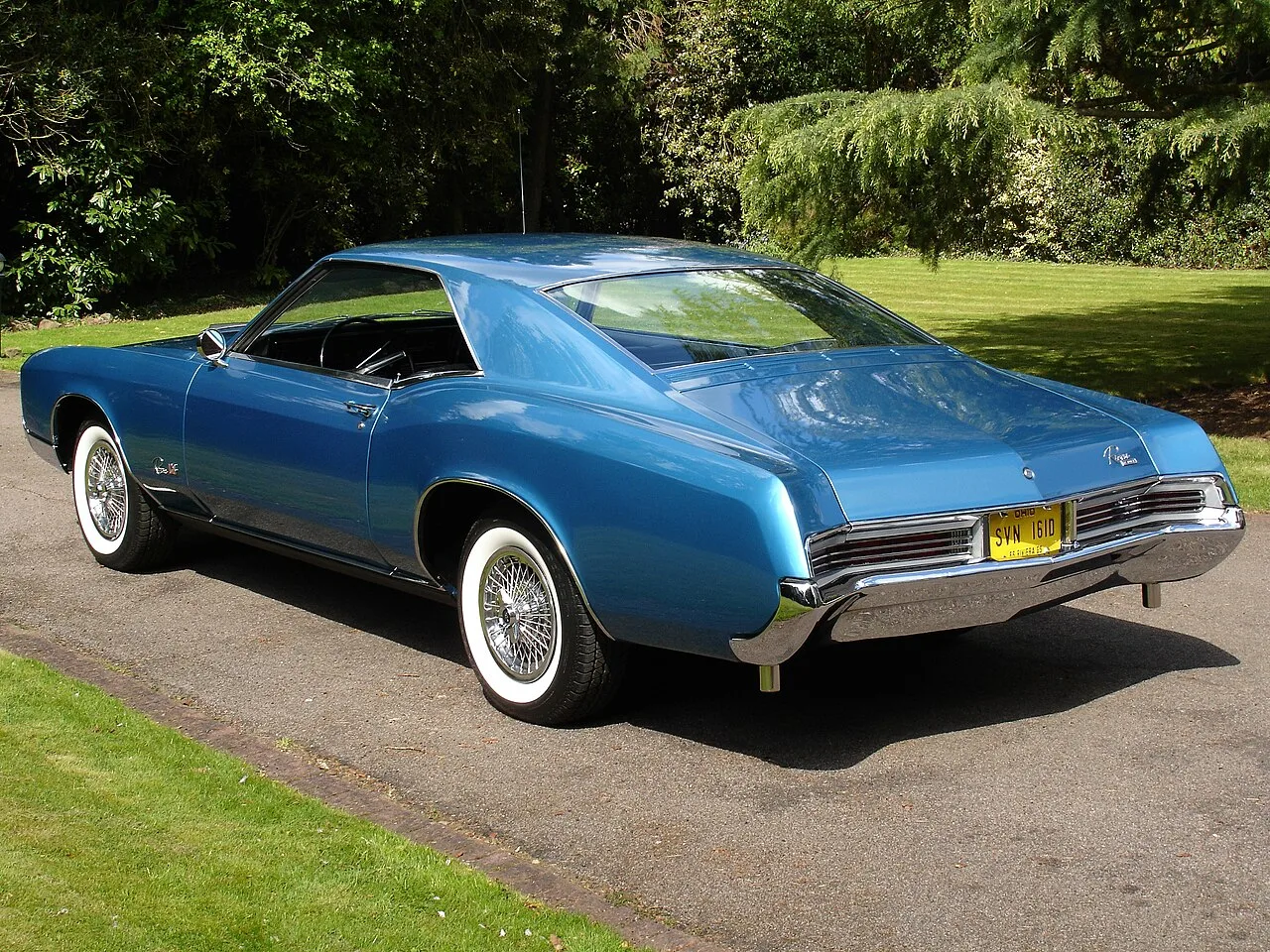 Buick Riviera, rear