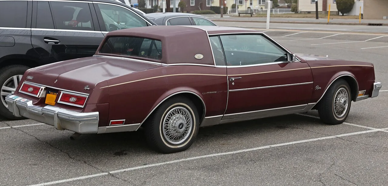 Buick Riviera, rear