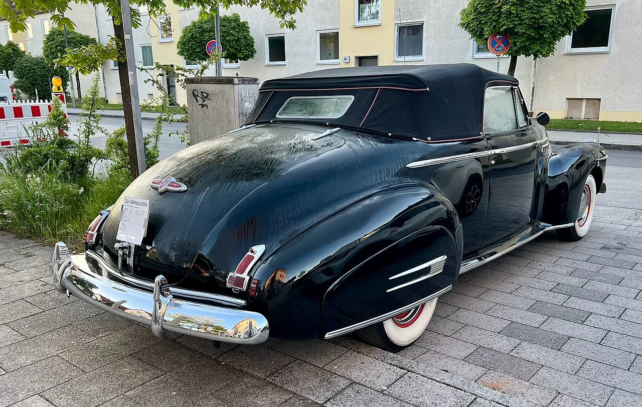Buick Roadmaster, rear