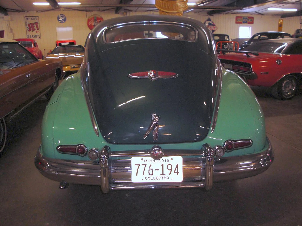 Buick Roadmaster, rear