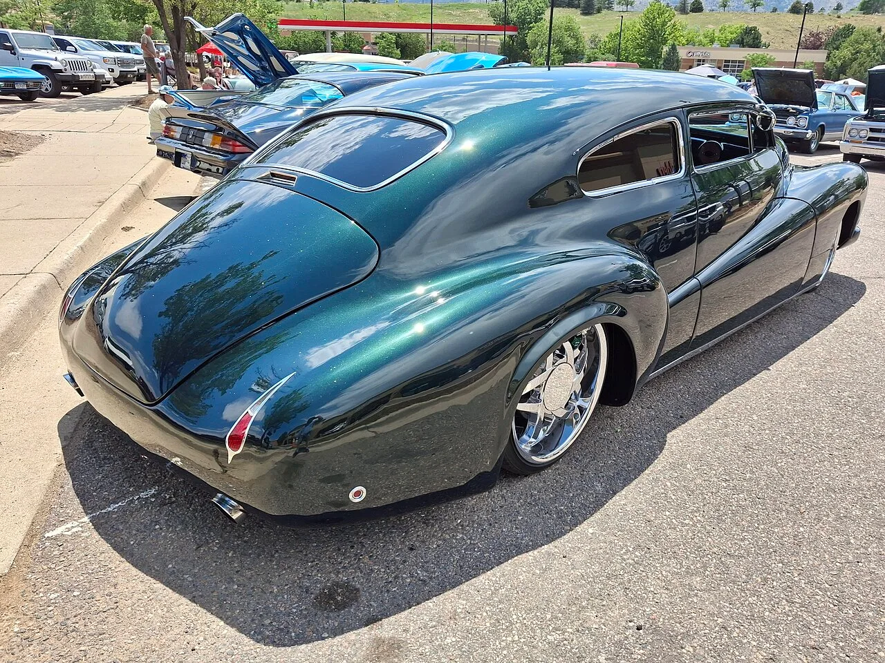 Buick Roadmaster, rear