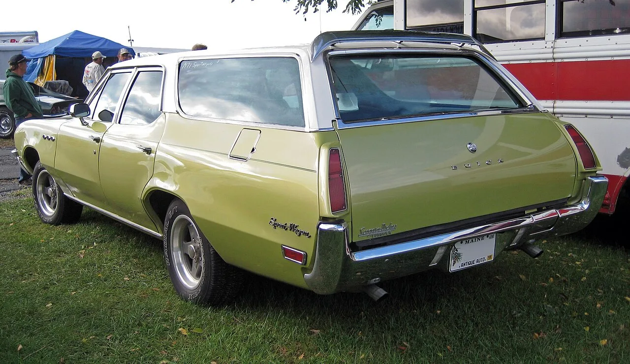 Buick Sport Wagon, rear