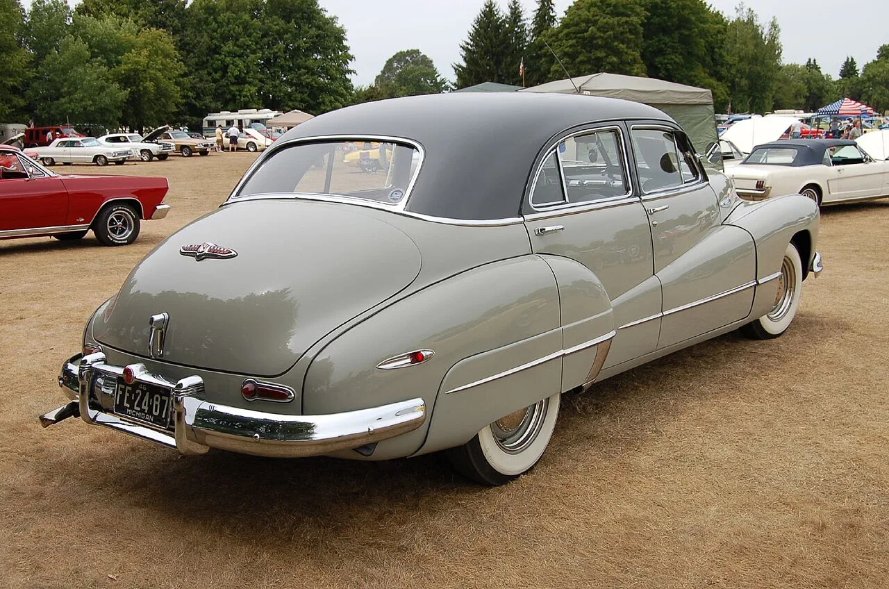 Buick Super, rear