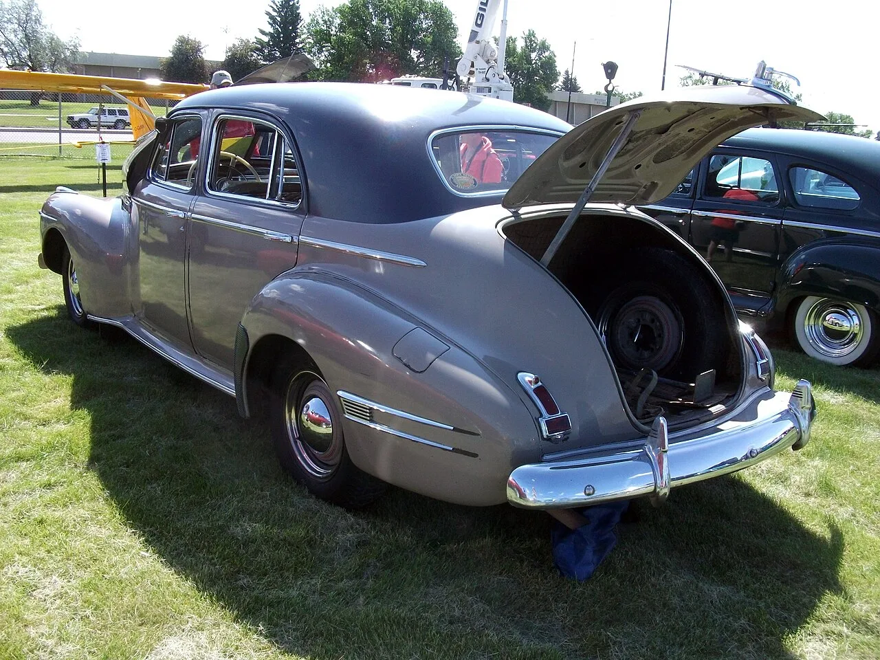 Buick Super Series 50, rear