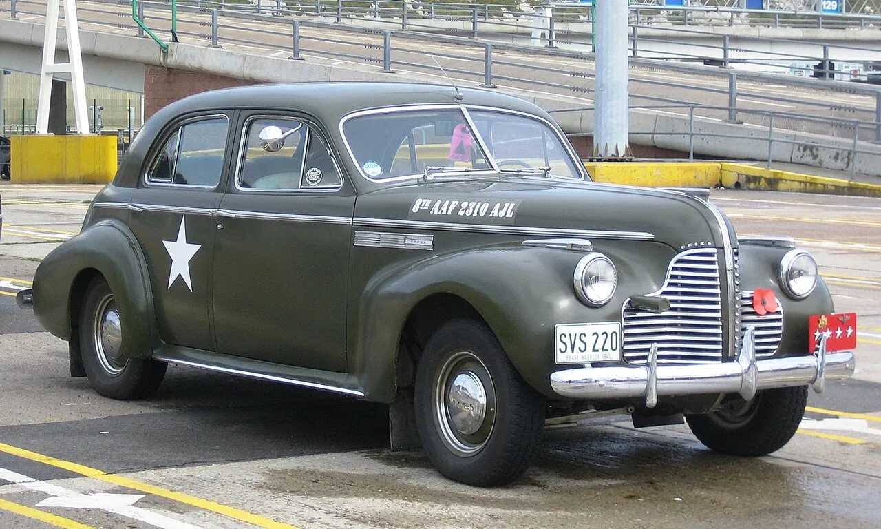 Buick Super Series 50, side