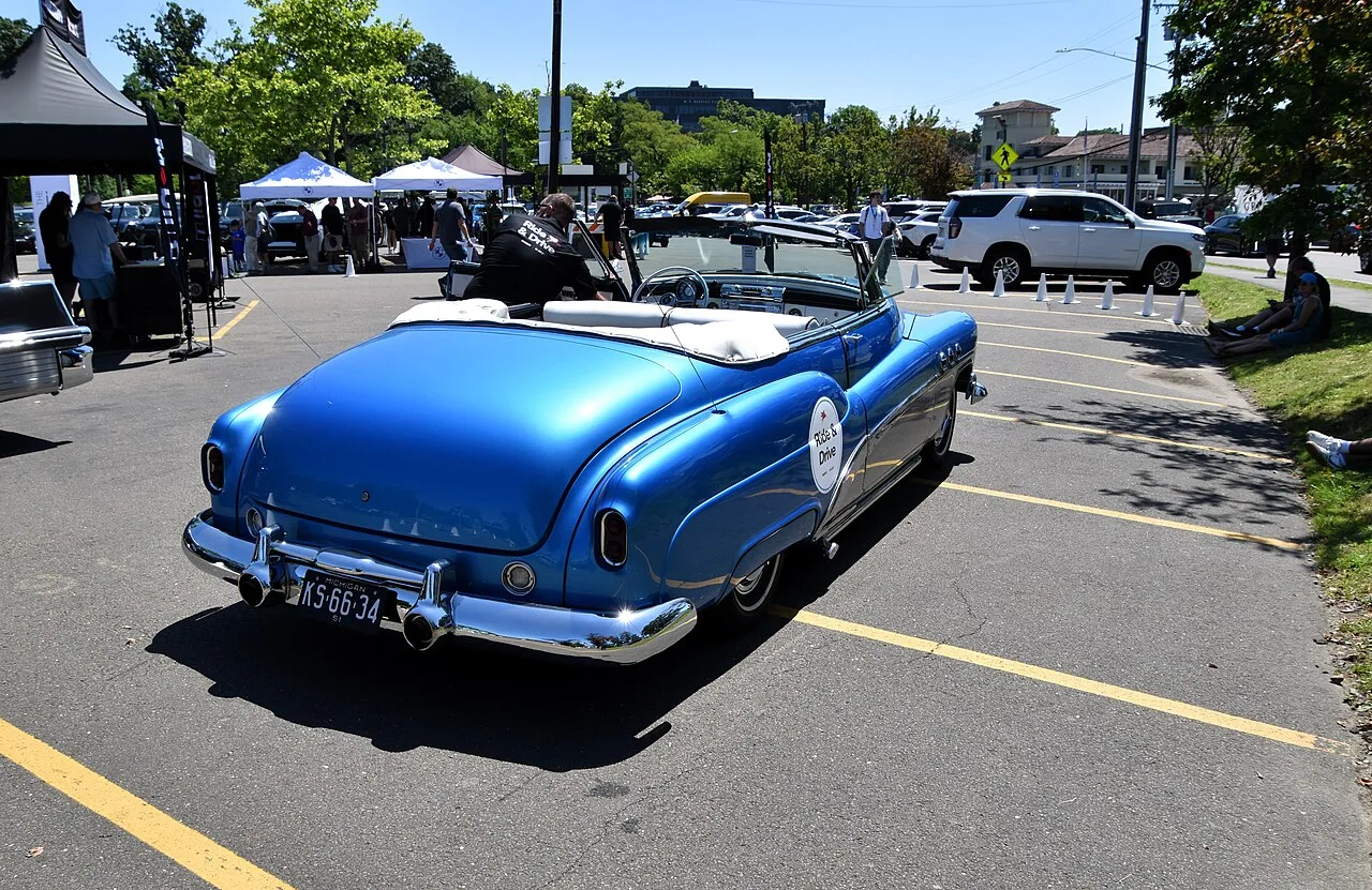 Buick Super, rear