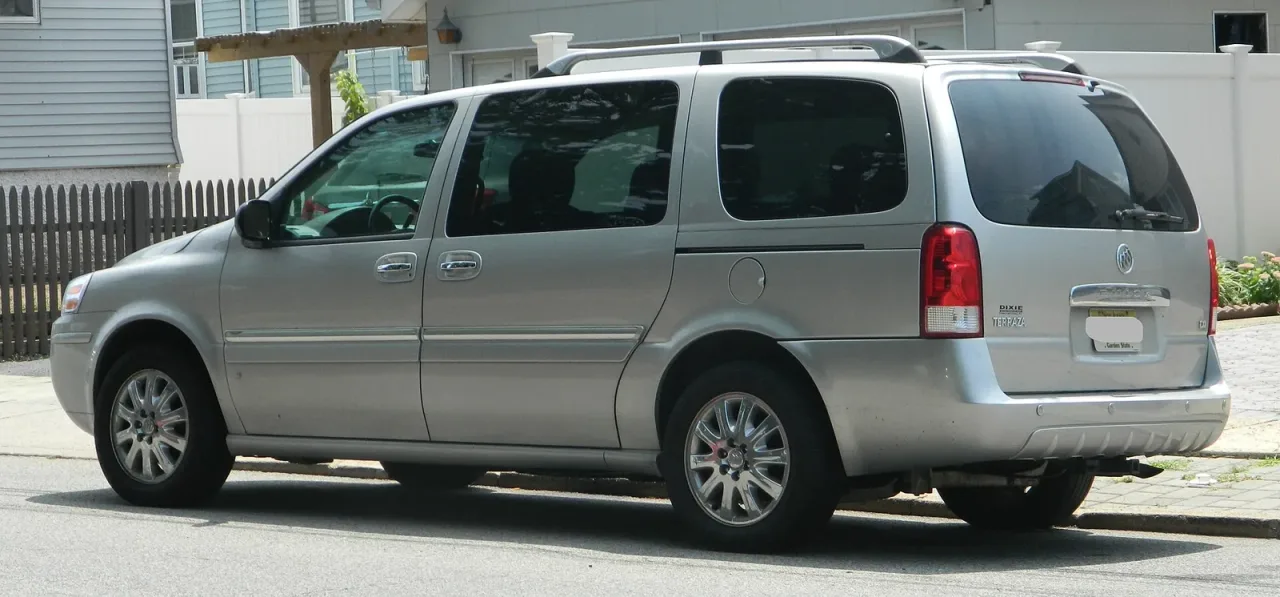 Buick Terraza, rear