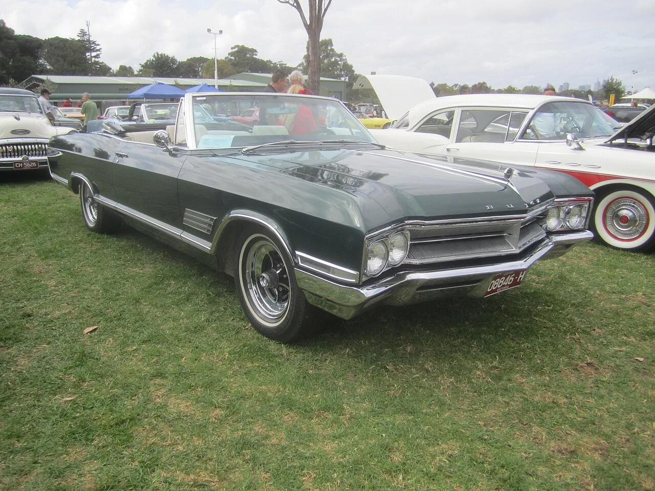 Buick Wildcat GS, side