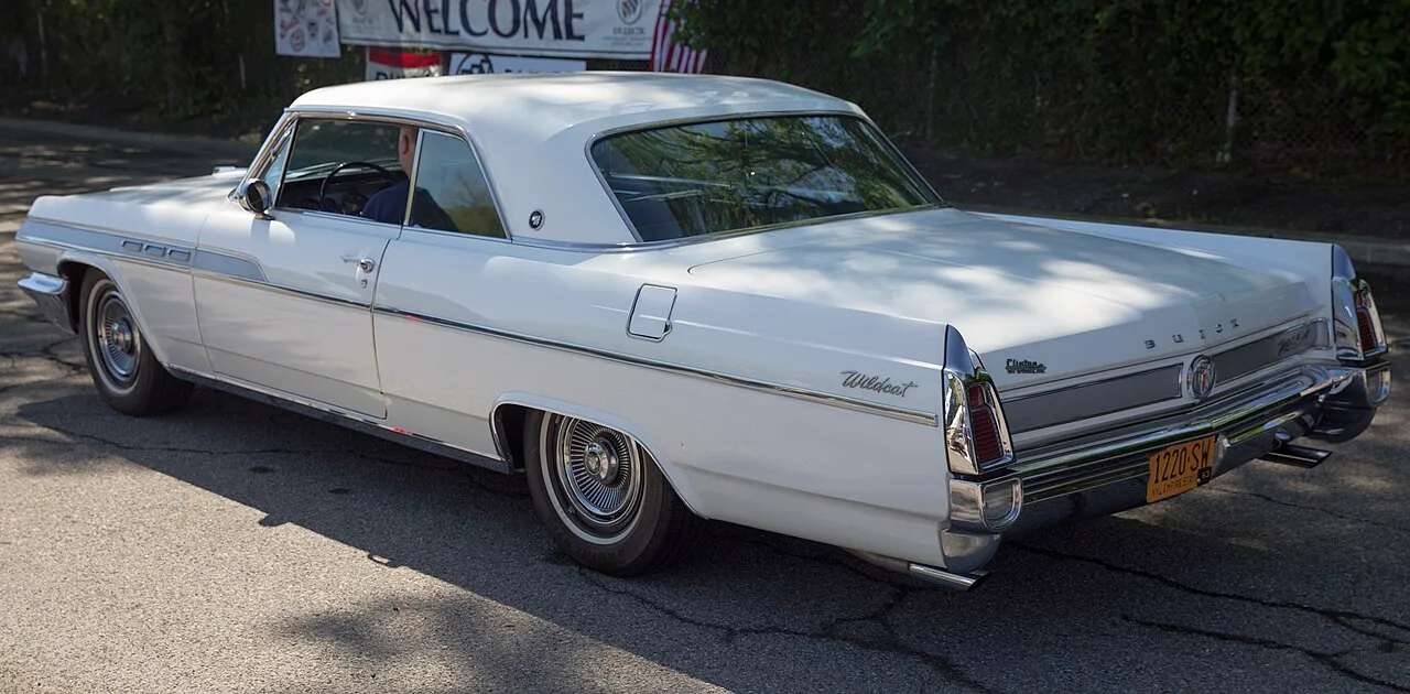 Buick Wildcat, rear