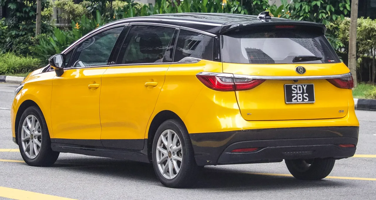 BYD e6, rear