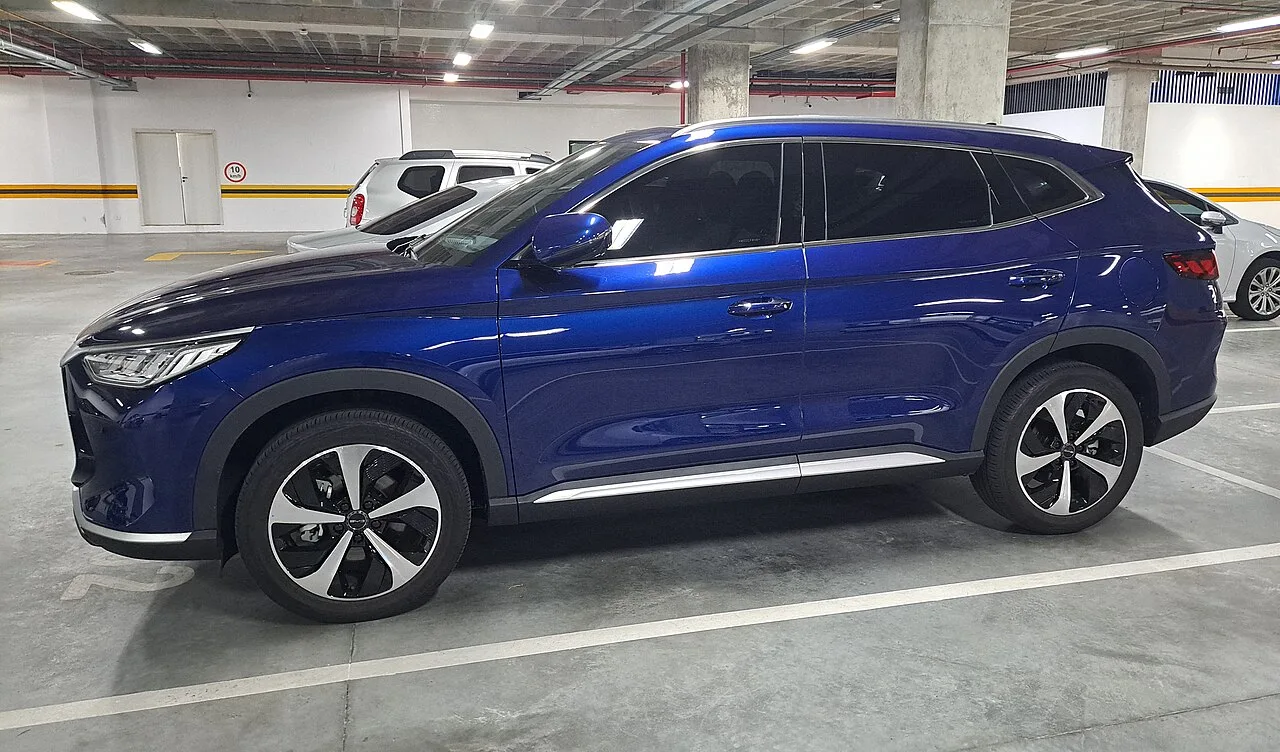 BYD Song, side