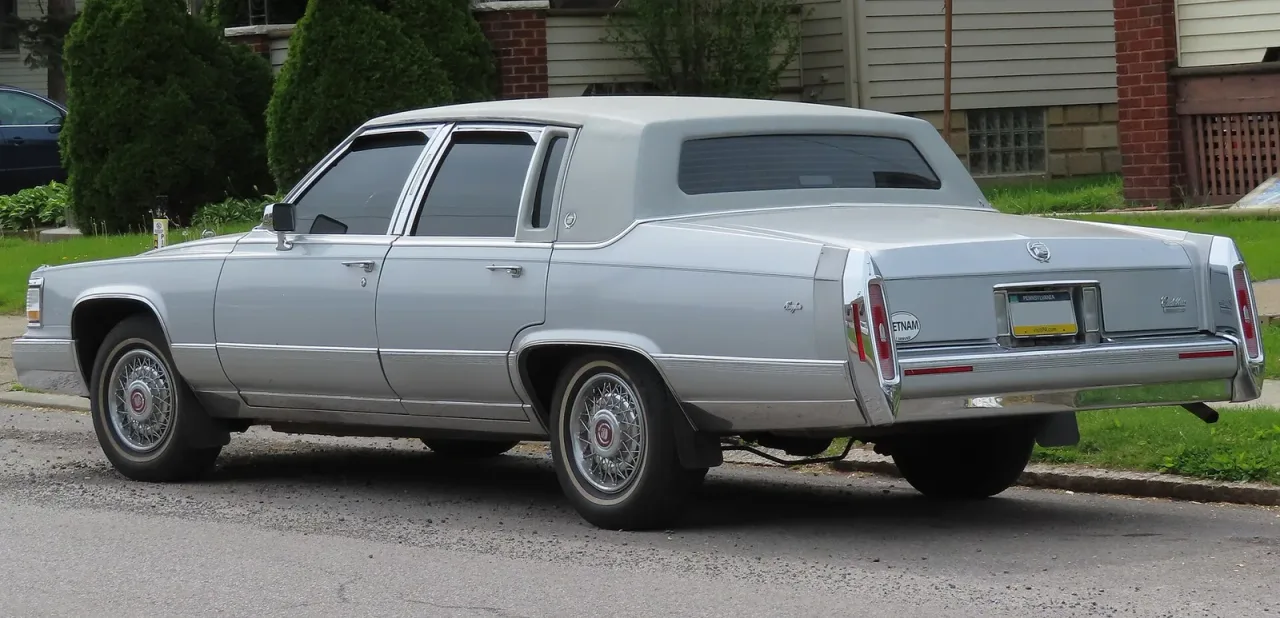 Cadillac Brougham, rear