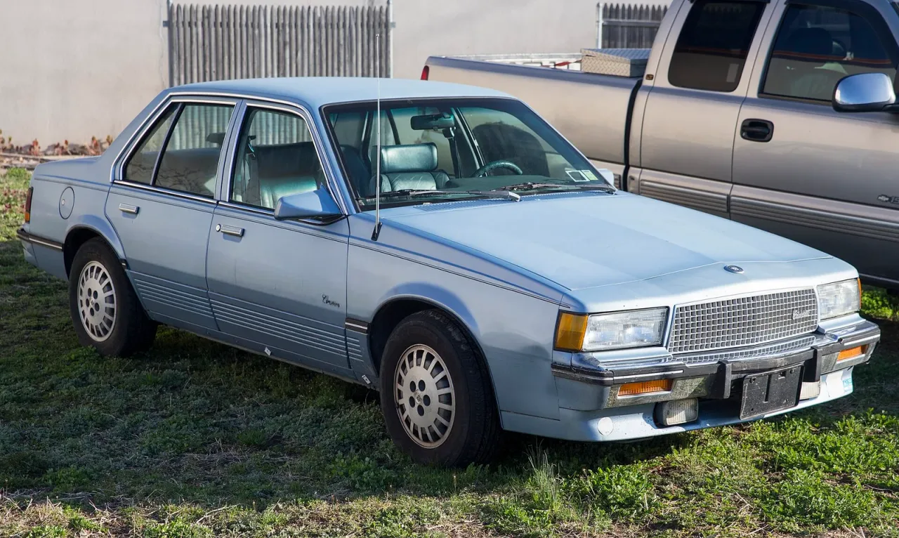 Cadillac Cimarron, side