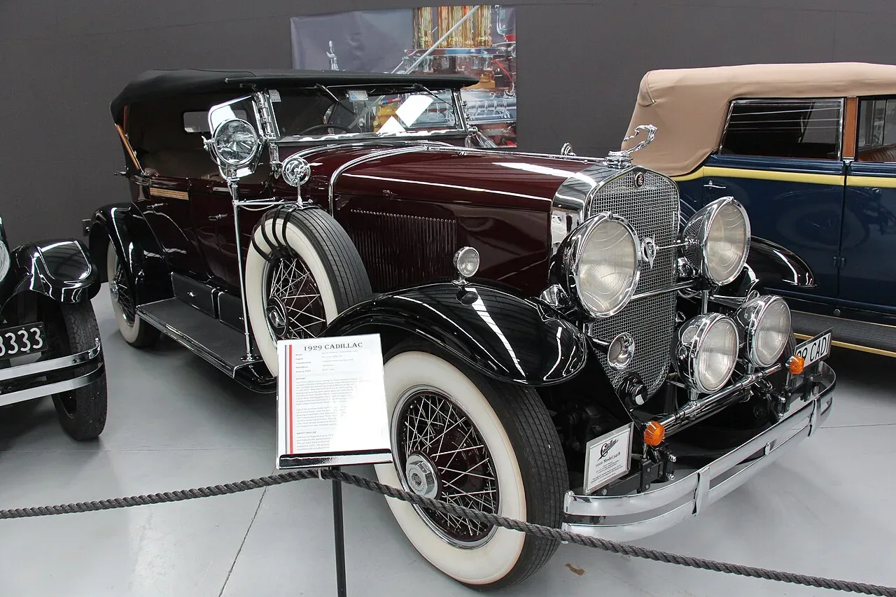 Cadillac Commercial Chassis, rear