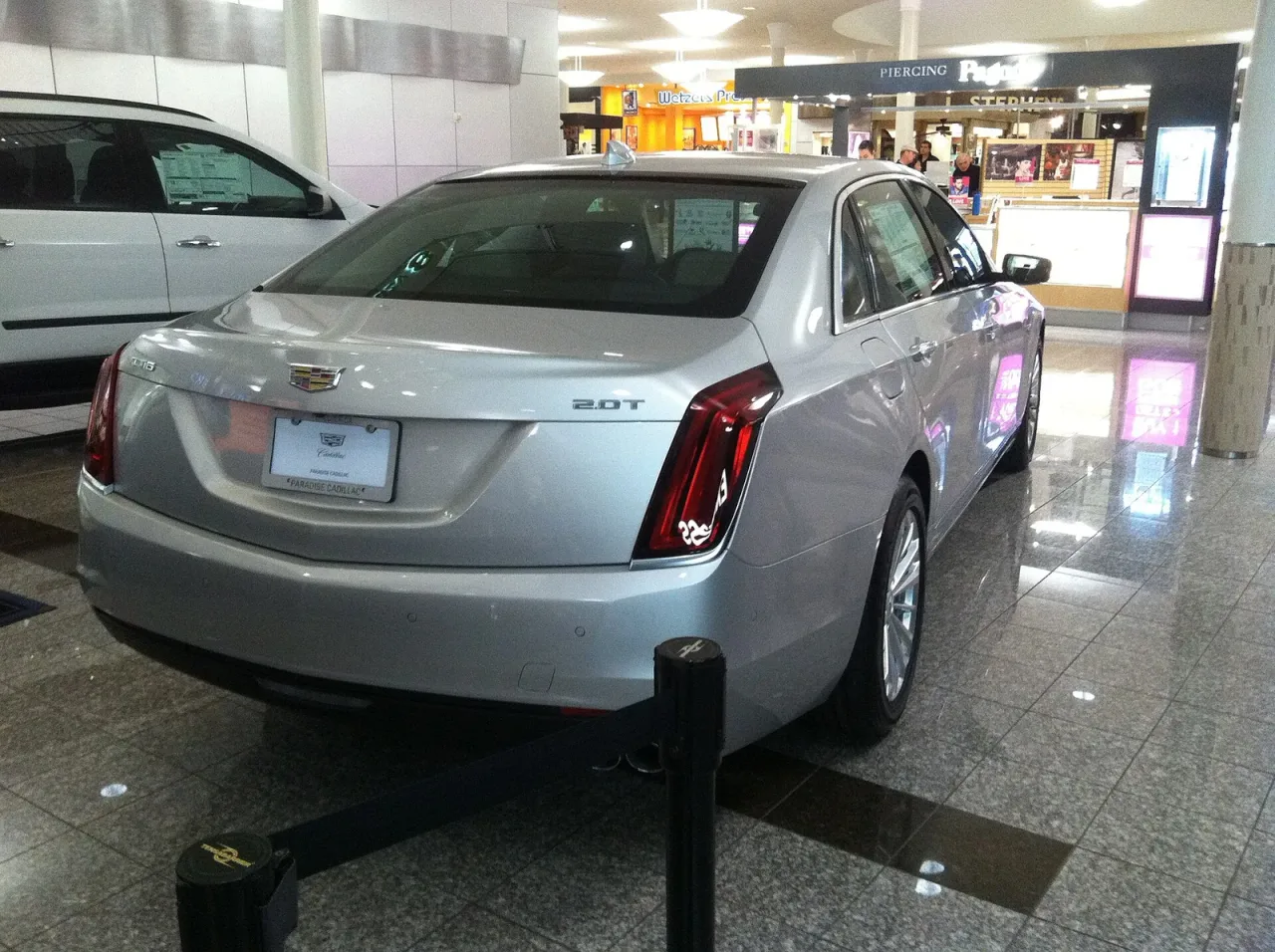 Cadillac CT6, side