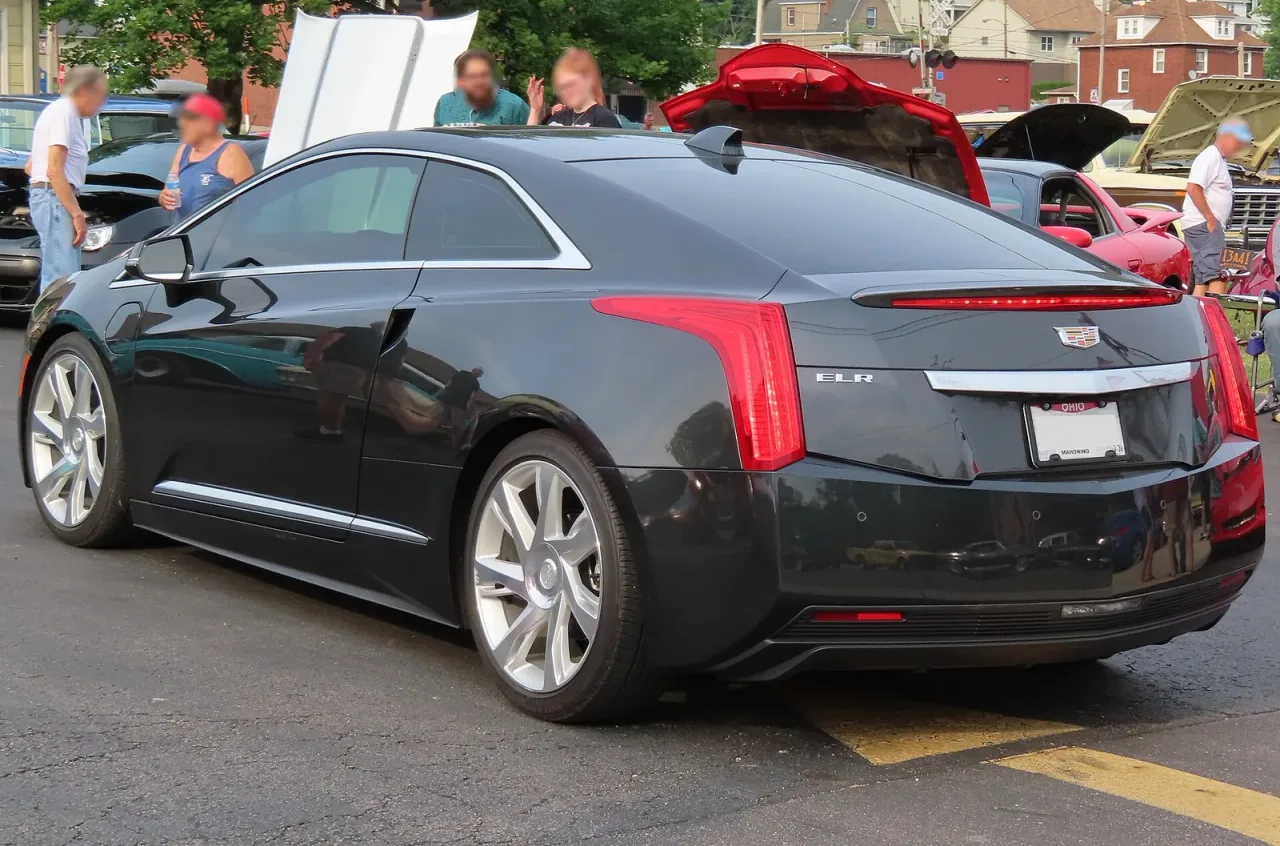 Cadillac ELR, rear