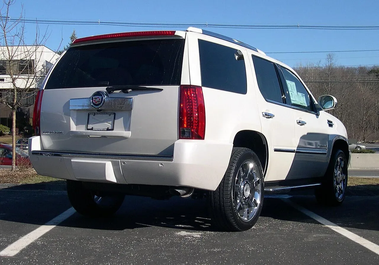 Cadillac Escalade, rear