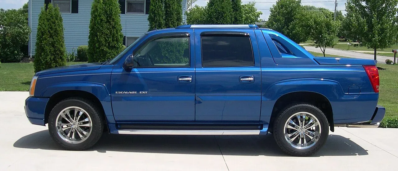 Cadillac Escalade, side