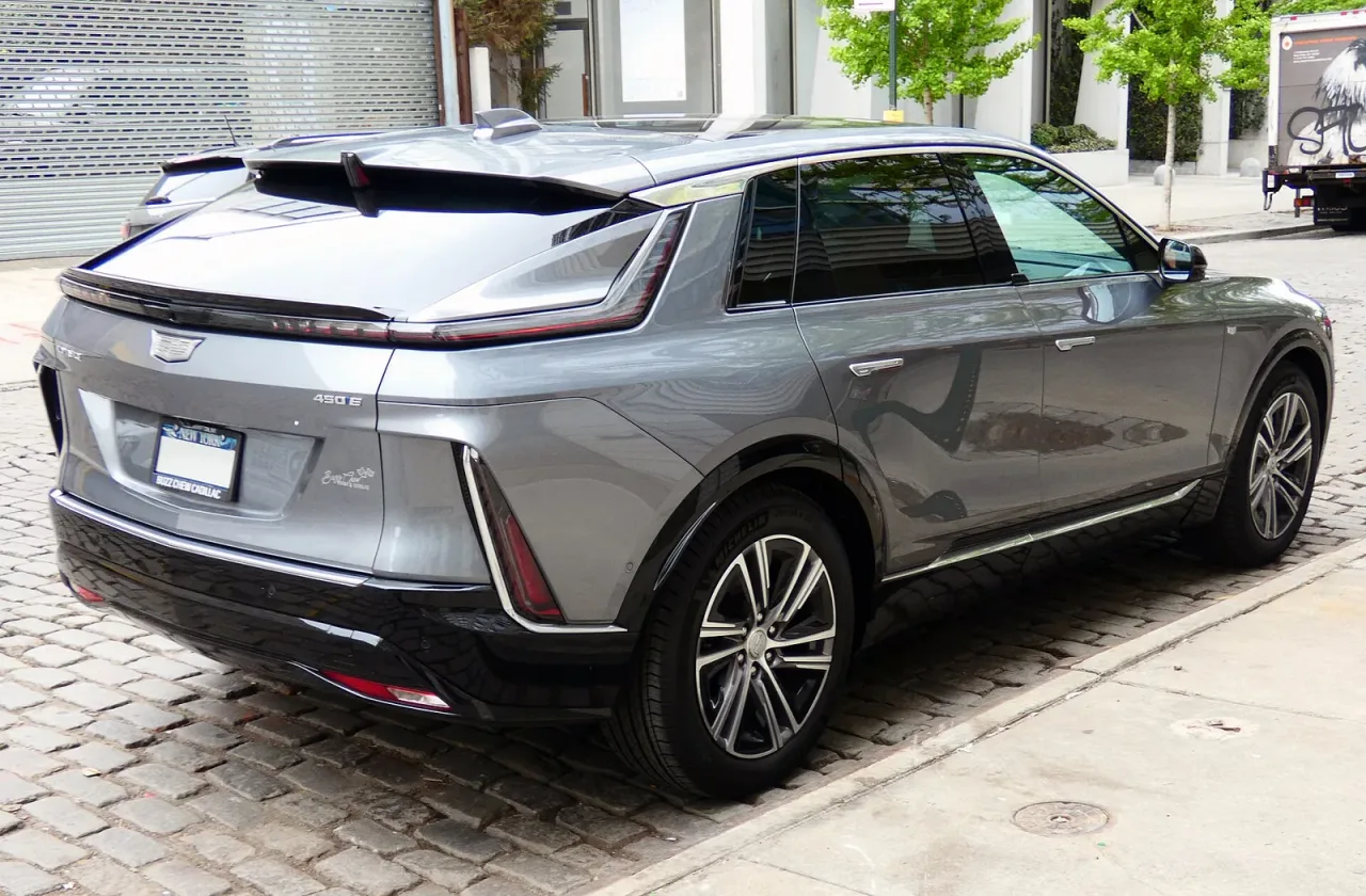 Cadillac LYRIQ, rear