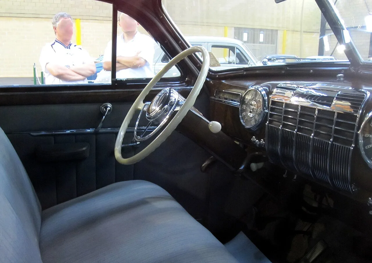 Cadillac Series 62, interior