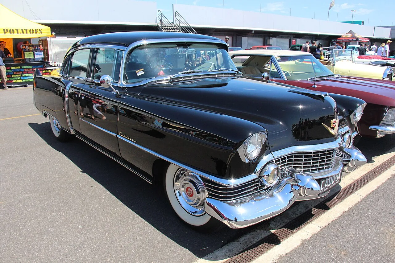 Cadillac Series 62, side