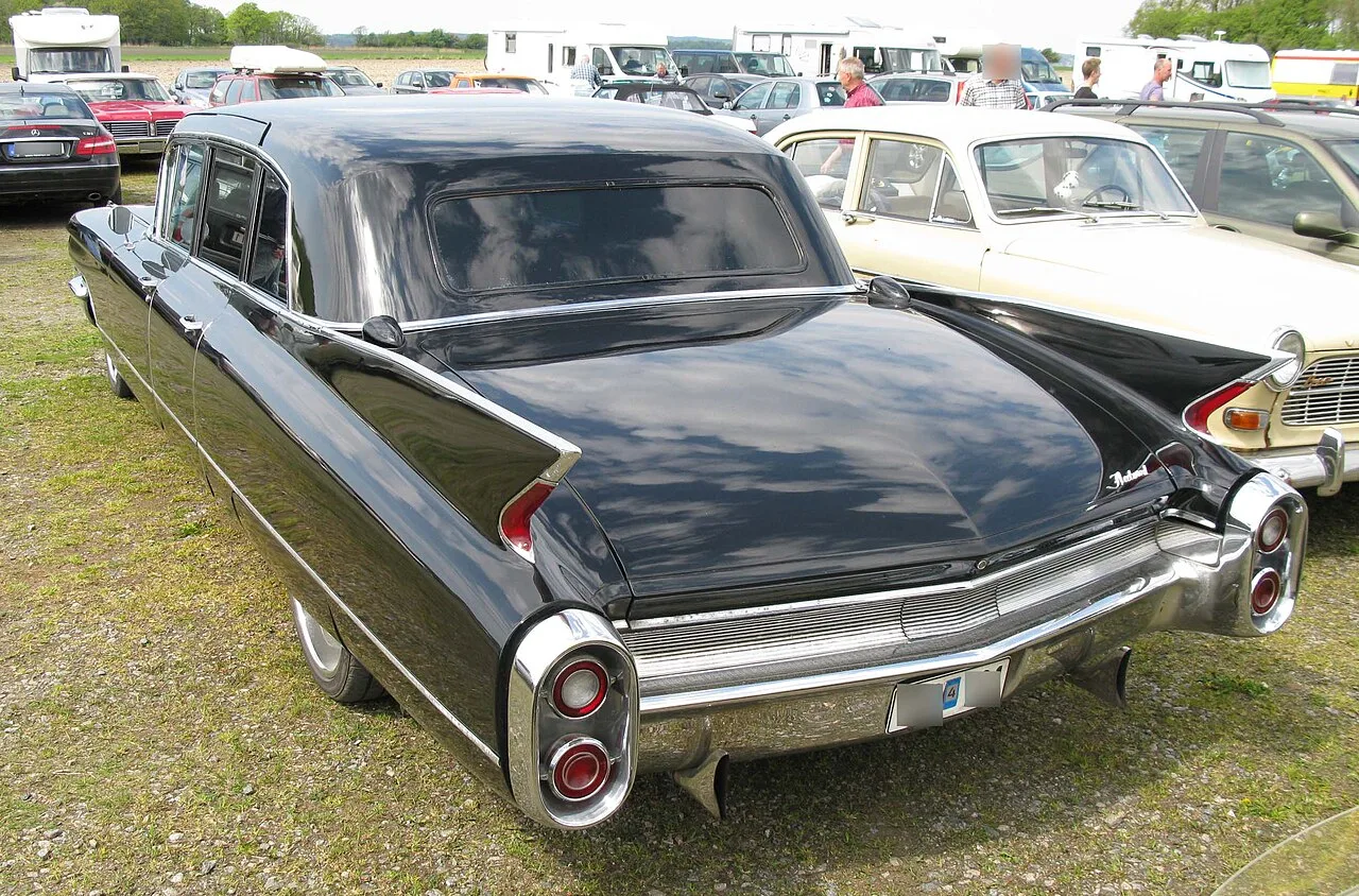 Cadillac Series 75, rear