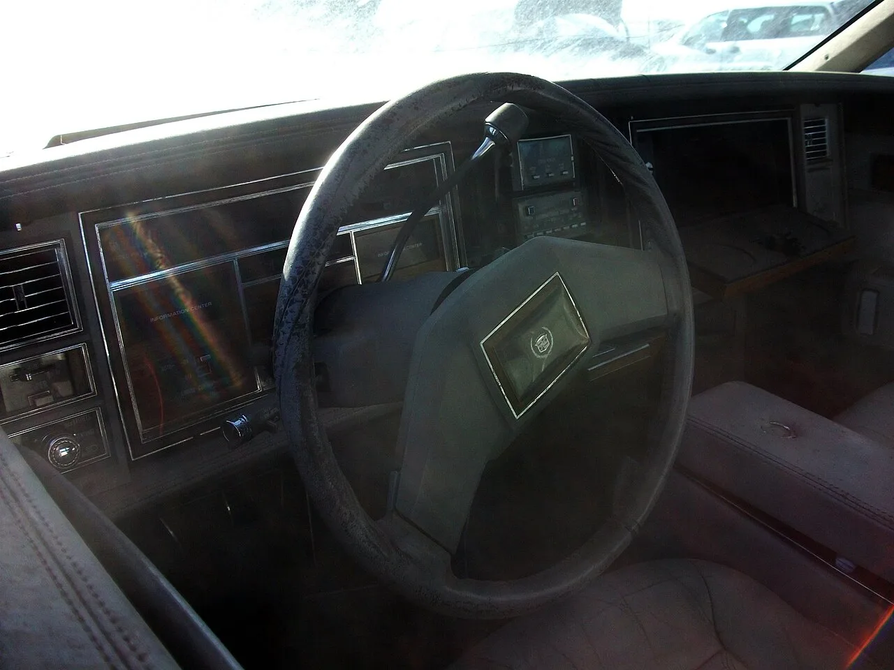 Cadillac Seville, interior