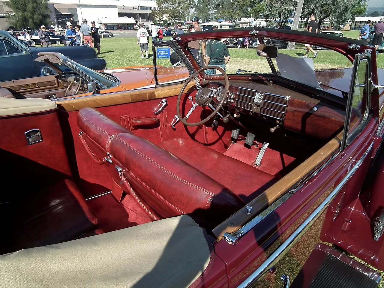 Cadillac V-16 Series 90, interior