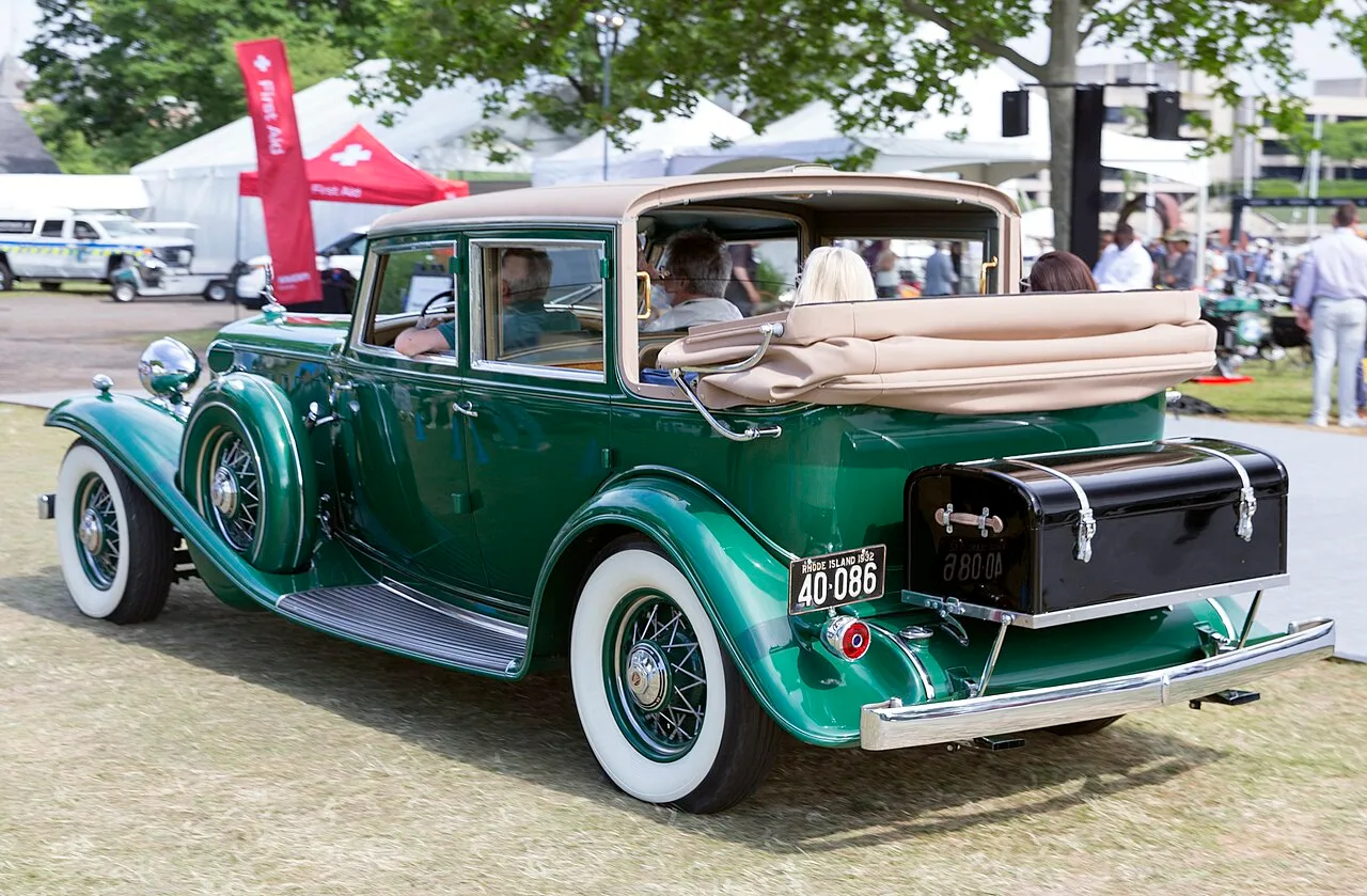 Cadillac V-16 Series 90, rear