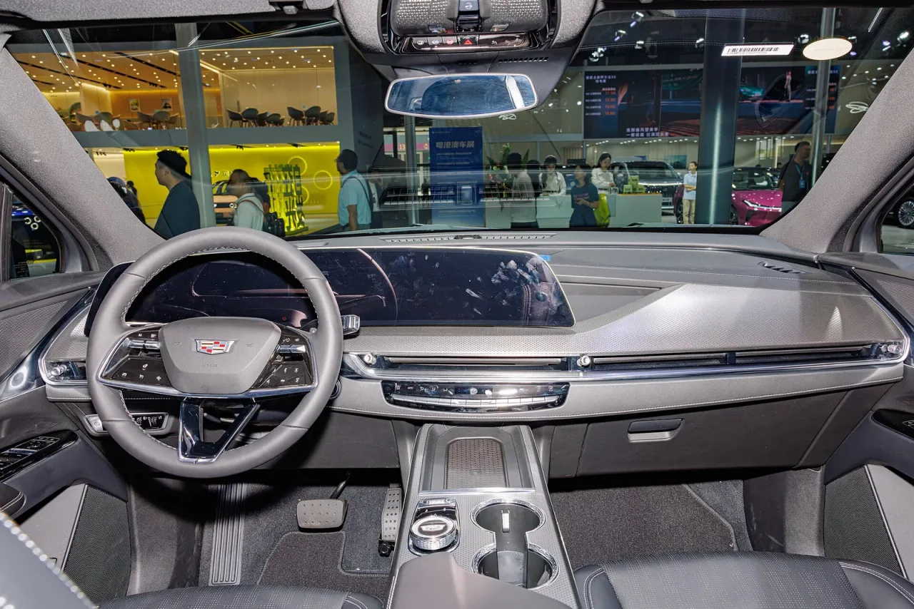 Cadillac XT5, interior
