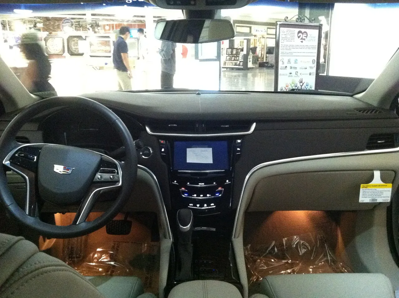 Cadillac XTS, interior