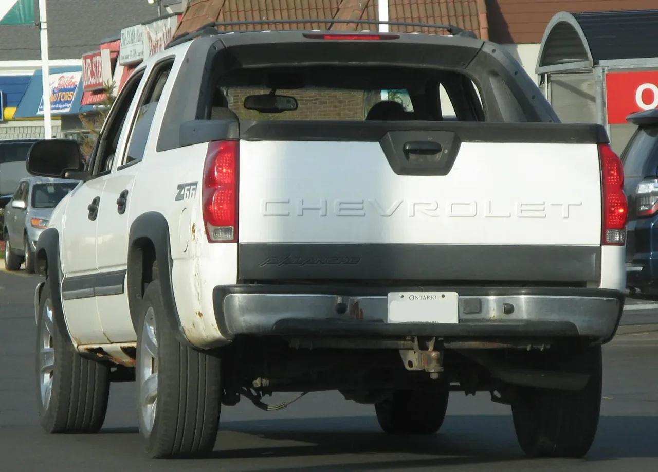 Chevrolet Avalanche, rear