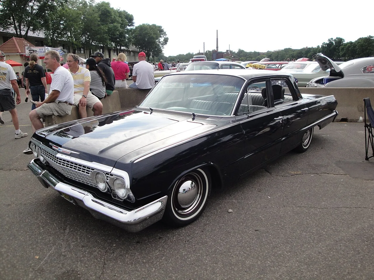 Chevrolet Biscayne, rear