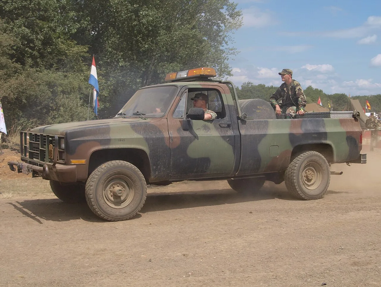 Chevrolet Blazer, side