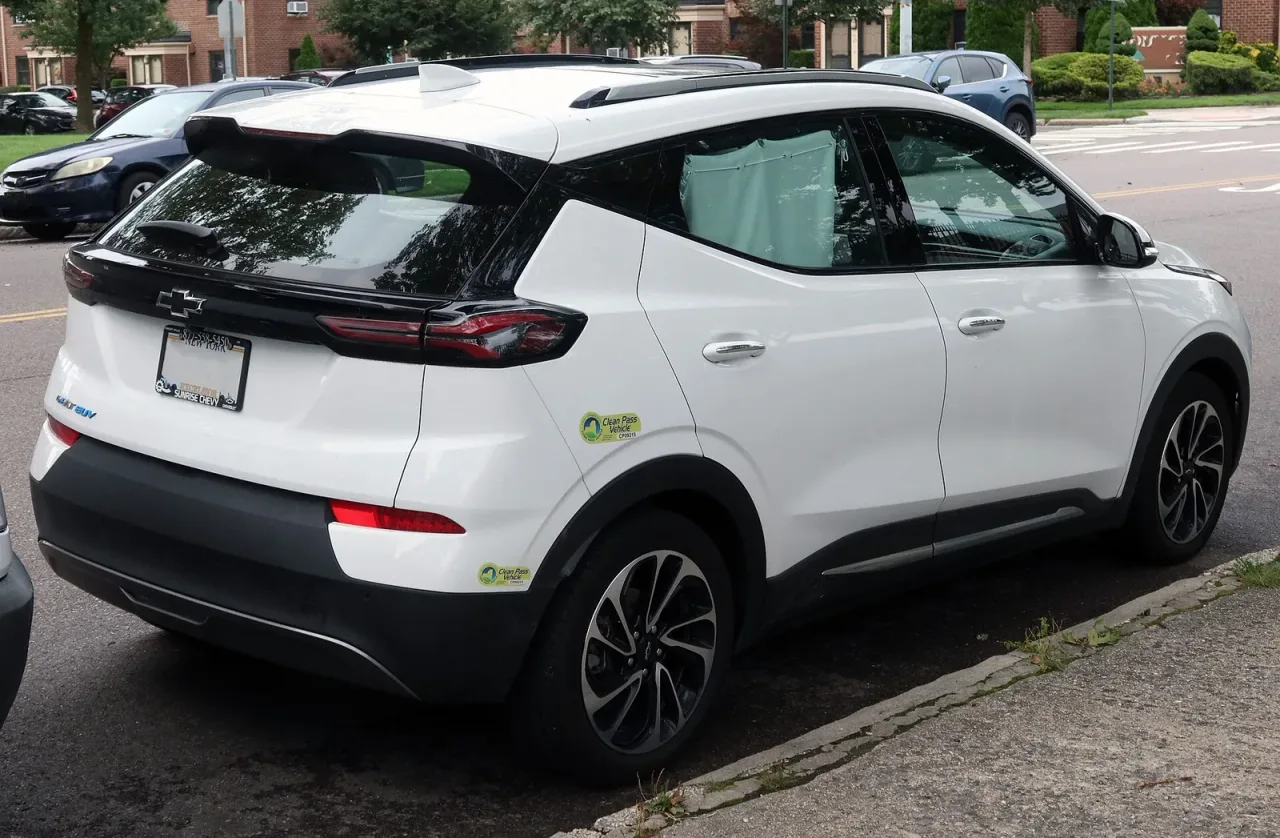 Chevrolet Bolt EUV, rear