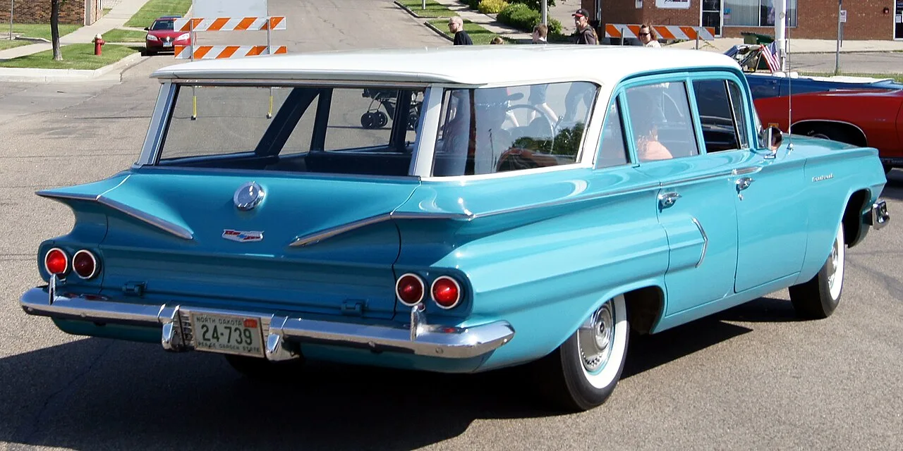 Chevrolet Brookwood, rear