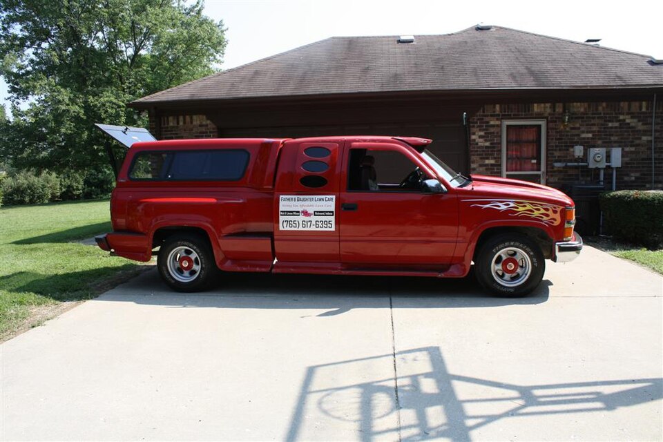 Chevrolet C/K (C10 / K10 / Silverado), side