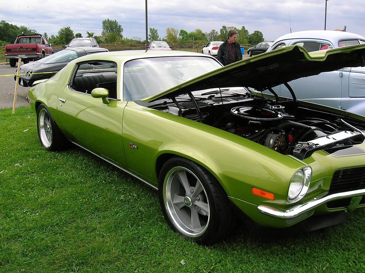 Chevrolet Camaro, side