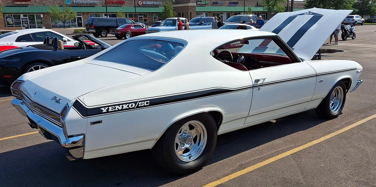 Chevrolet Chevelle SS, side
