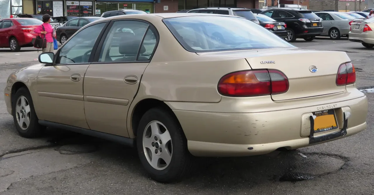 Chevrolet Classic, rear