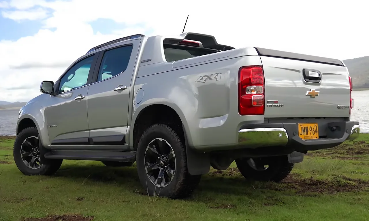 Chevrolet Colorado, rear
