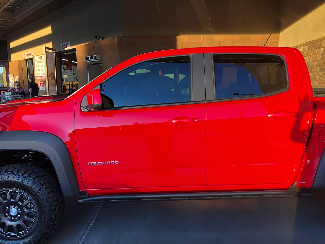 Chevrolet Colorado, side