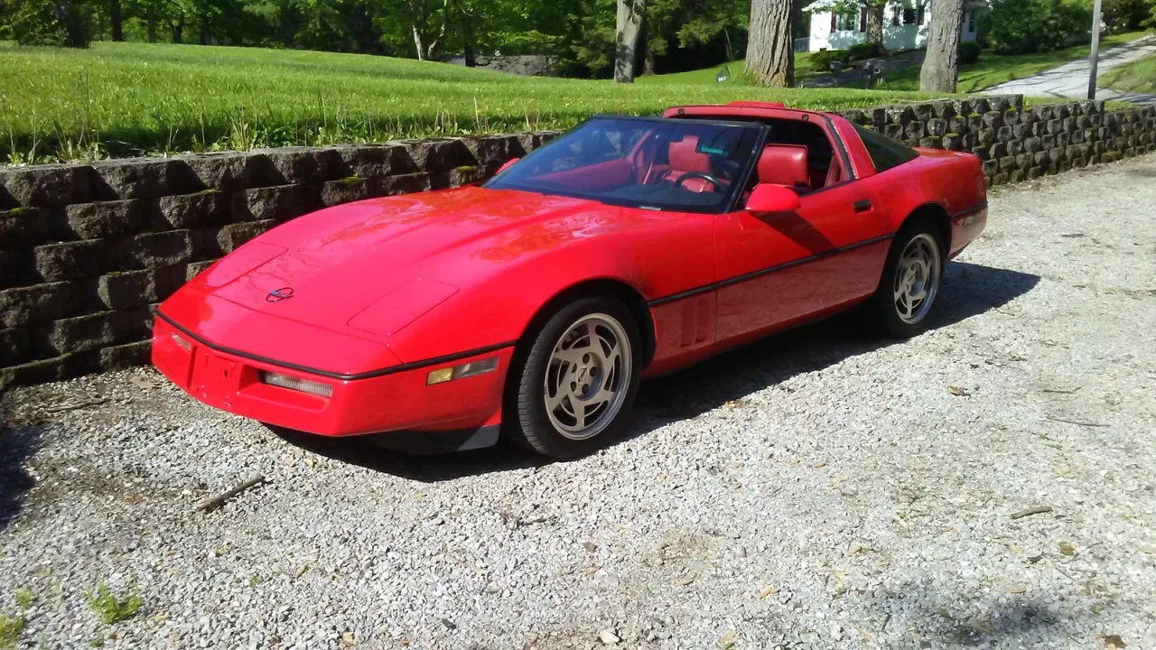 Chevrolet Corvette, side