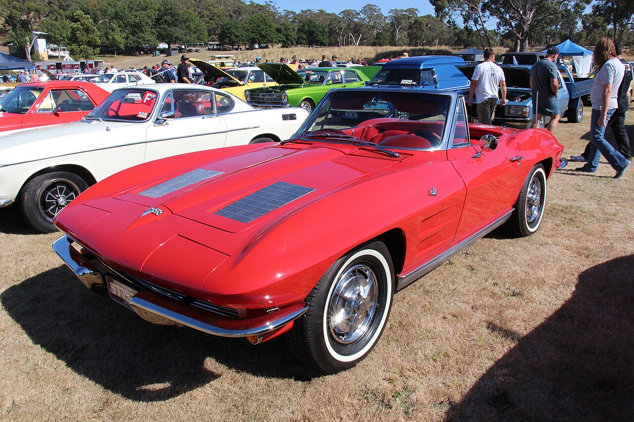Chevrolet Corvette Sting Ray, rear