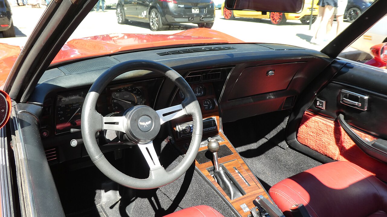 Chevrolet Corvette Stingray, interior